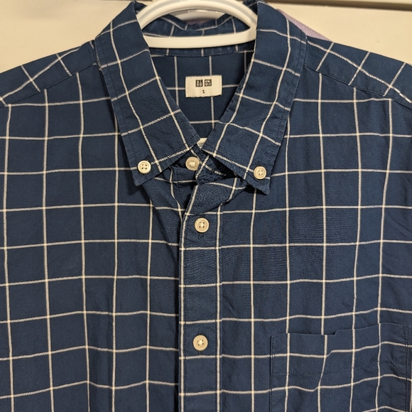 Uniqlo shirt - Picture 2 of 2